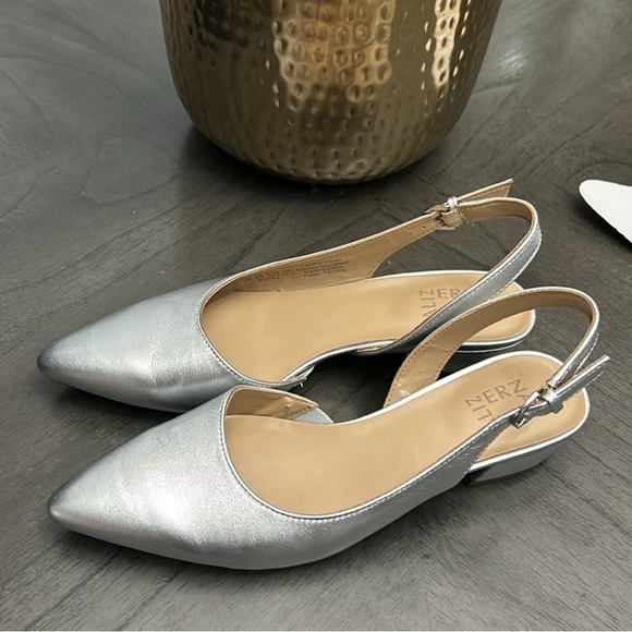 NATURALIZER BANKS POINTED TOE FLAT - Picture 5 of 10